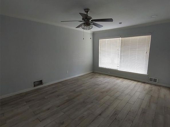 1253  Willow Glen Drive , Dallas Texas 75232