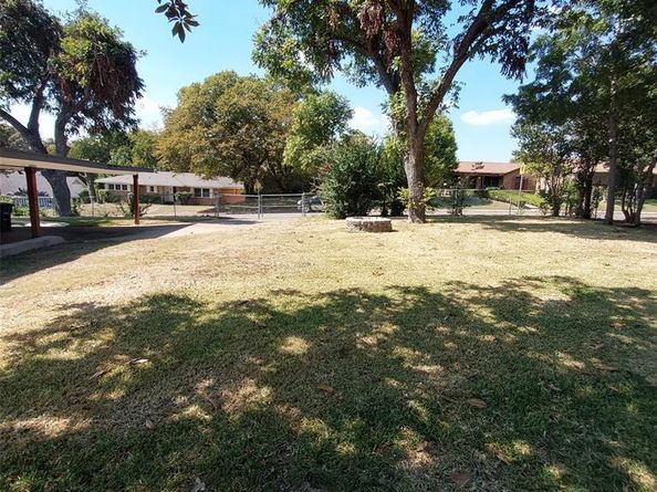 1253  Willow Glen Drive , Dallas Texas 75232