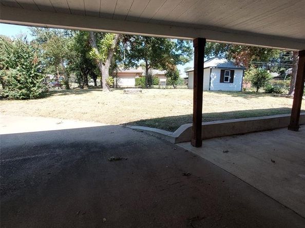 1253  Willow Glen Drive , Dallas Texas 75232