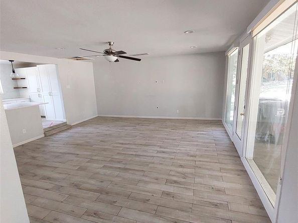 1253  Willow Glen Drive , Dallas Texas 75232