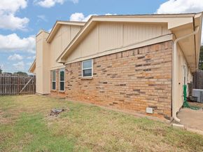 5123  Trail Dust Lane , Arlington Texas 76017