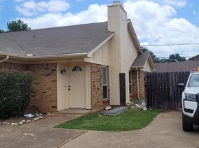 5123  Trail Dust Lane , Arlington Texas 76017