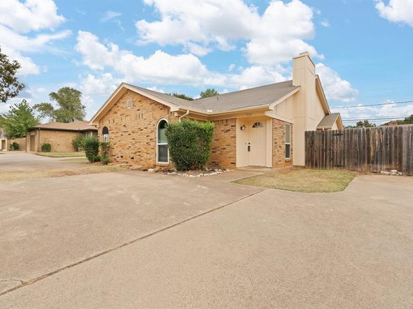 5123  Trail Dust Lane , Arlington Texas 76017