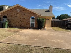 5123  Trail Dust Lane , Arlington Texas 76017