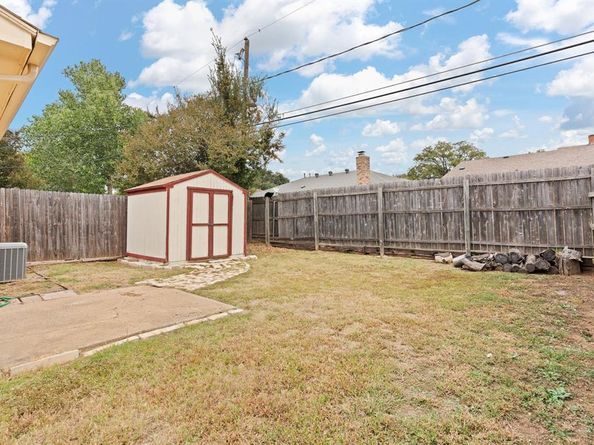 5123  Trail Dust Lane , Arlington Texas 76017