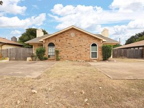 5123  Trail Dust Lane , Arlington Texas 76017