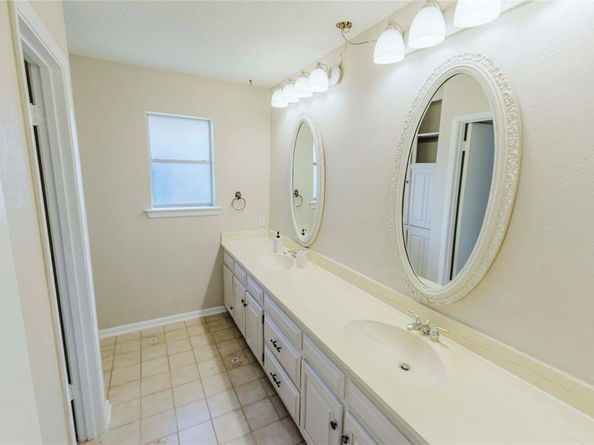 1710  Kingsborough Drive , Arlington Texas 76015