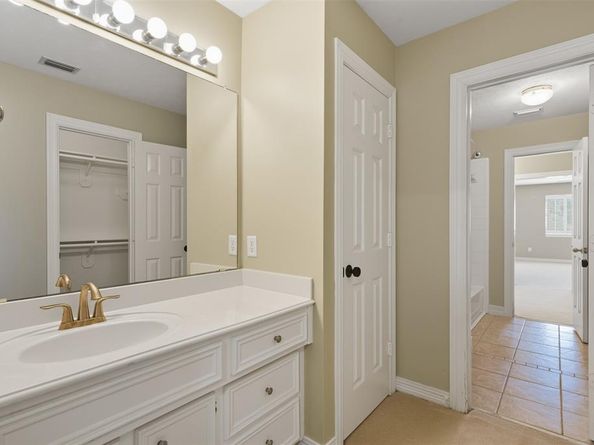 6813  Savannah Lane , Fort Worth Texas 76132