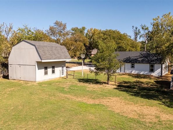 506  Caddell Street , Aubrey Texas 76227