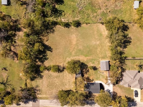 506  Caddell Street , Aubrey Texas 76227