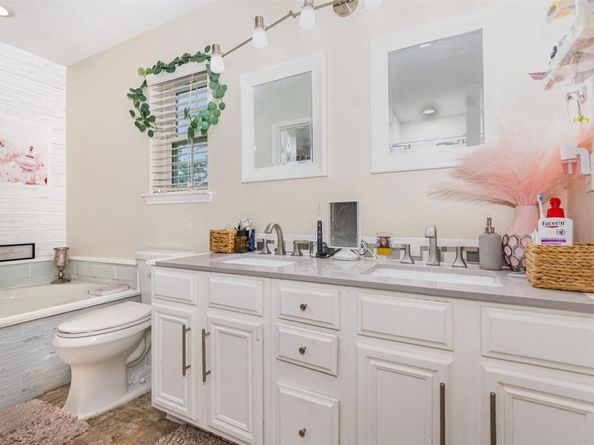 810  Saint Andrews Court , Garland Texas 75043