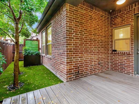 8643  Thorbrush Place , Dallas Texas 75238