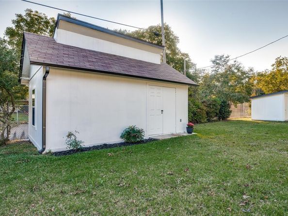 810  Darnell Avenue , Benbrook Texas 76126