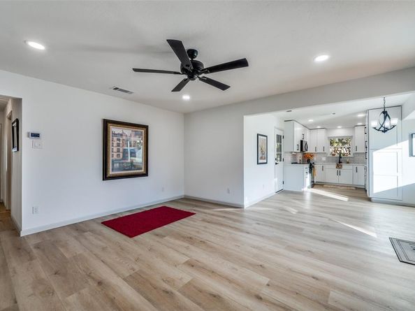 810  Darnell Avenue , Benbrook Texas 76126