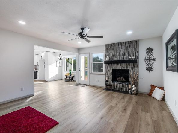 810  Darnell Avenue , Benbrook Texas 76126