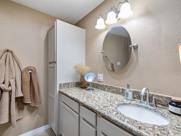 2029  Ebbtide Lane , Dallas Texas 75224