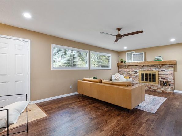 2029  Ebbtide Lane , Dallas Texas 75224