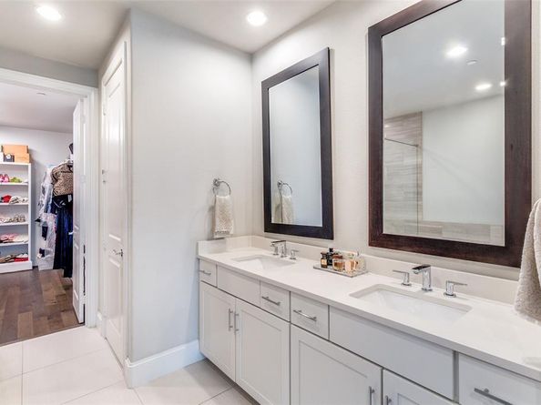 7333  Valley View Lane  502, Dallas Texas 75240