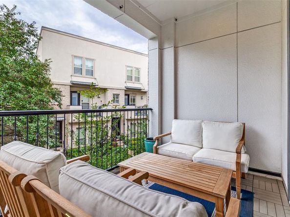 7333  Valley View Lane  502, Dallas Texas 75240