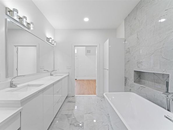 2513  Crossman Avenue , Dallas Texas 75212