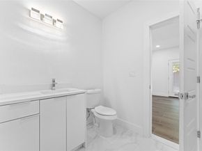 2513  Crossman Avenue , Dallas Texas 75212