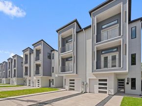 2513  Crossman Avenue , Dallas Texas 75212