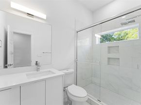 2513  Crossman Avenue , Dallas Texas 75212