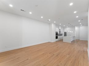 2513  Crossman Avenue , Dallas Texas 75212