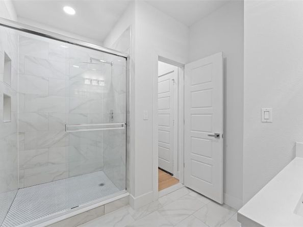 2513  Crossman Avenue , Dallas Texas 75212