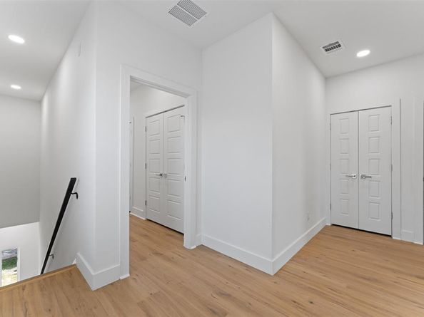 2513  Crossman Avenue , Dallas Texas 75212