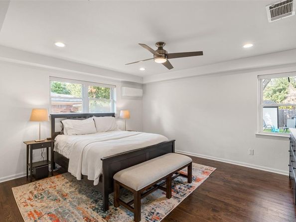 5611  Hillcroft Street , Dallas Texas 75227