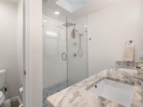 5611  Hillcroft Street , Dallas Texas 75227