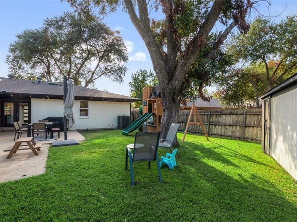 5611  Hillcroft Street , Dallas Texas 75227