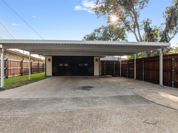 5611  Hillcroft Street , Dallas Texas 75227