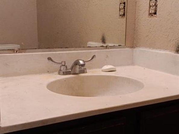 3240  Lombardy Lane  102, Dallas Texas 75220