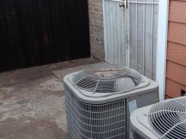 3240  Lombardy Lane  102, Dallas Texas 75220