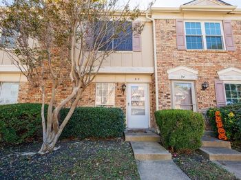 613  Carriagehouse Lane 