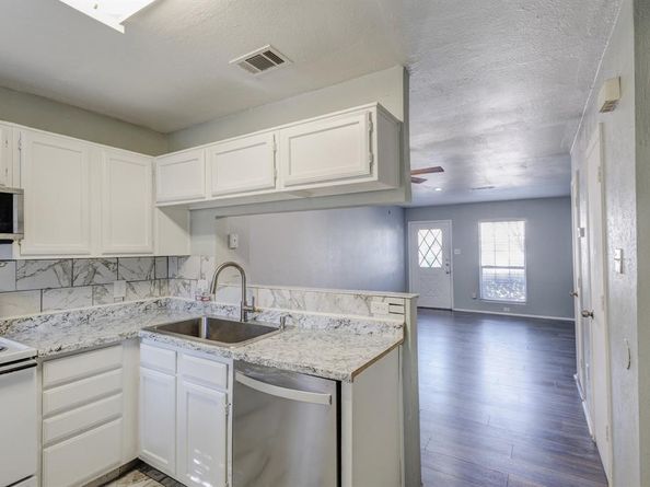 613  Carriagehouse Lane  5, Garland Texas 75040