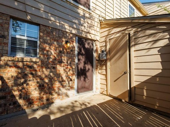 613  Carriagehouse Lane  5, Garland Texas 75040