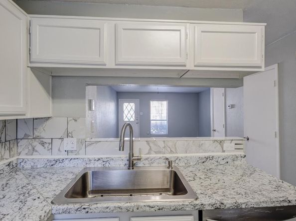 613  Carriagehouse Lane  5, Garland Texas 75040