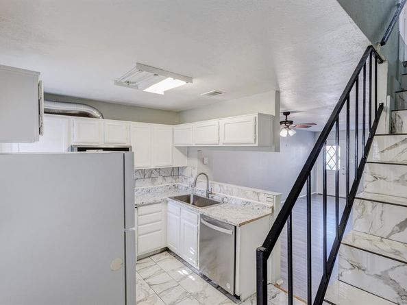 613  Carriagehouse Lane  5, Garland Texas 75040