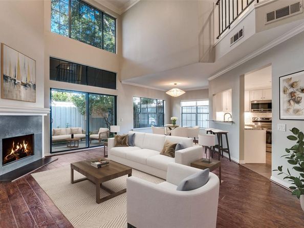 5950  Lindenshire Lane  202, Dallas Texas 75230