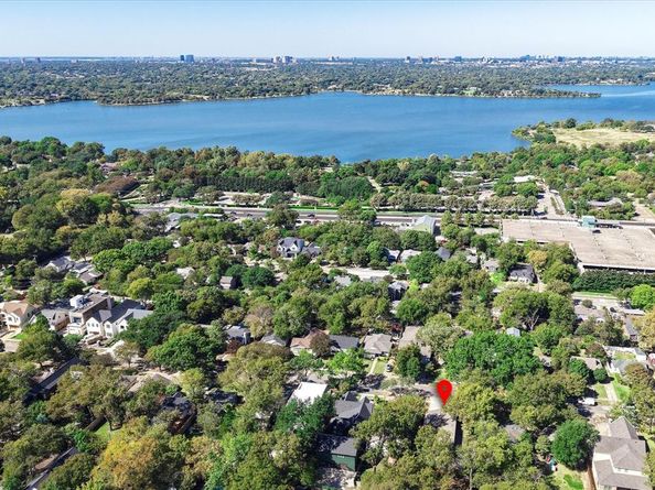 8702  San Fernando Way , Dallas Texas 75218