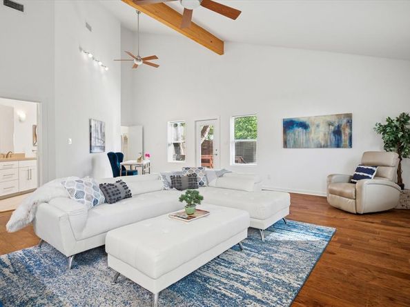 8702  San Fernando Way , Dallas Texas 75218