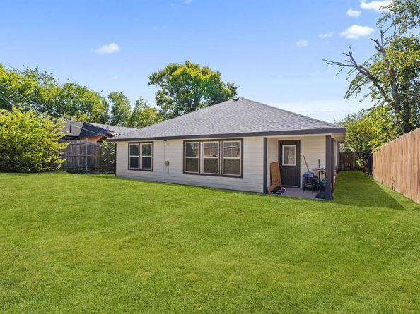 5520  Curzon Avenue , Fort Worth Texas 76107