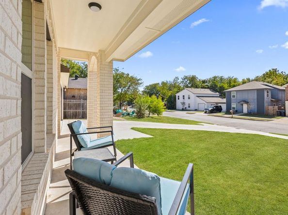 5520  Curzon Avenue , Fort Worth Texas 76107