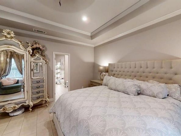 1902  LeaCrest Drive , Dallas Texas 75216