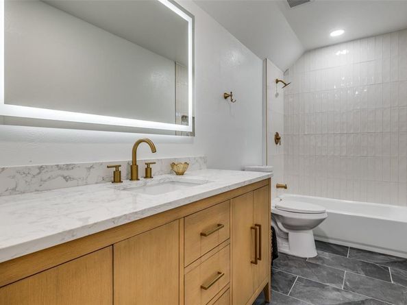 11344  Quail Run Street , Dallas Texas 75238
