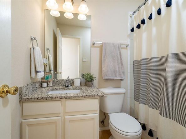 2440  Tan Oak Drive , Dallas Texas 75212
