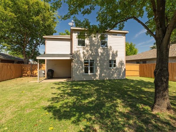 2440  Tan Oak Drive , Dallas Texas 75212
